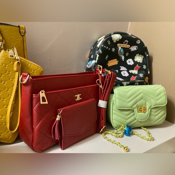 Purses 👜 - Picture 14 of 16